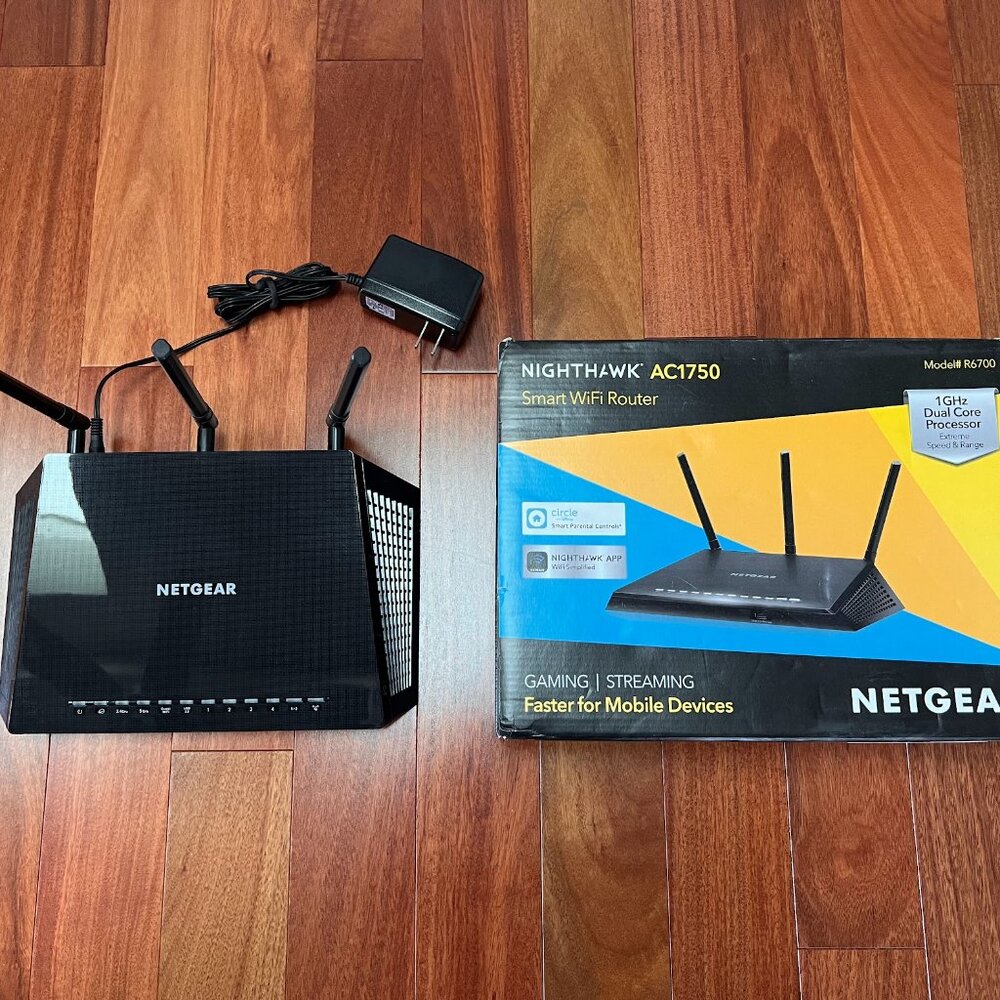 NETGEAR R7600 Nighthawk AC1750 Smart WiFi Router - R6700-100NAS - Picture 1 of 4